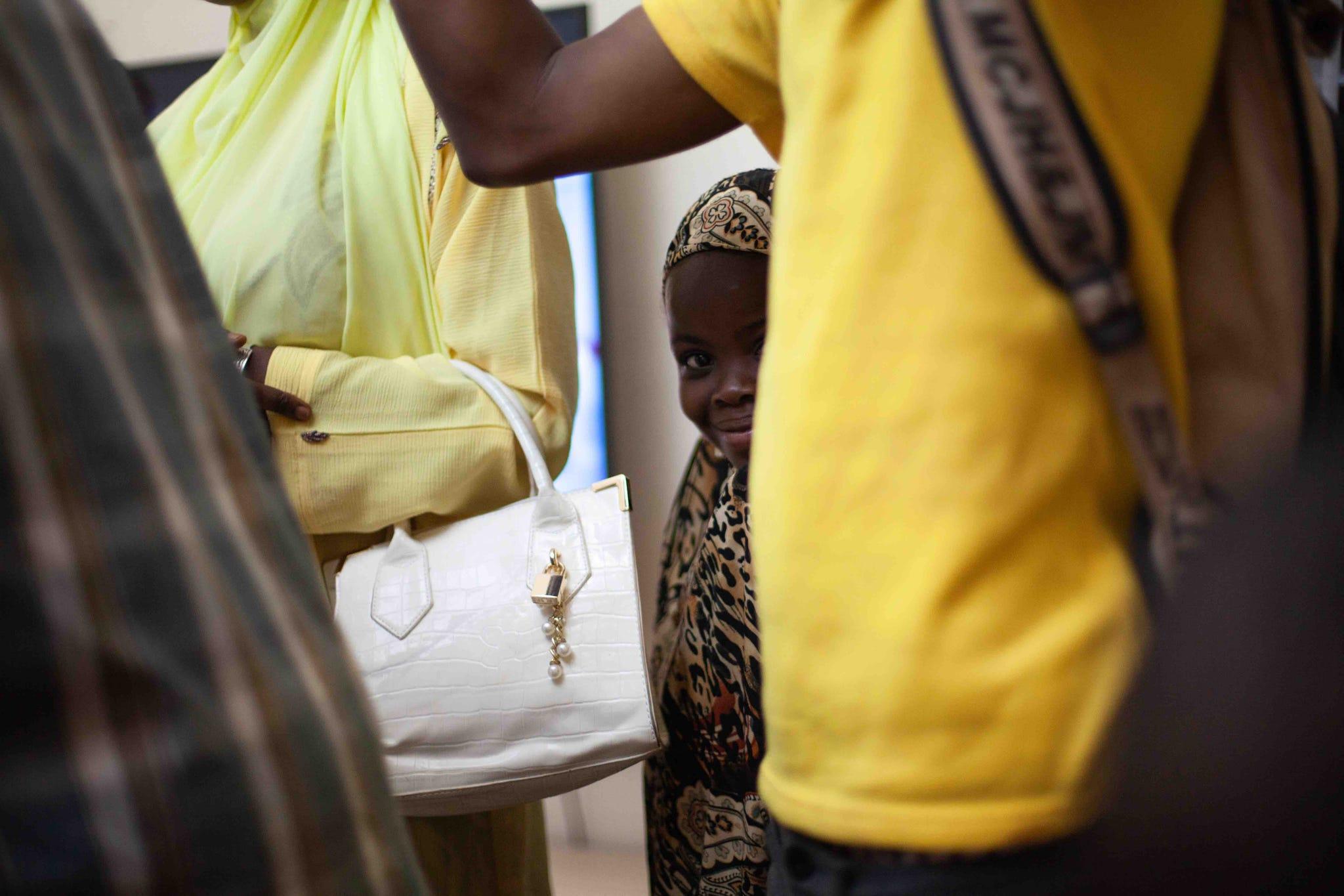 Histoires du Mali // "Monogamie!" répondent les mariés, révolutionnaires, tandis que les applaudissements retentissent