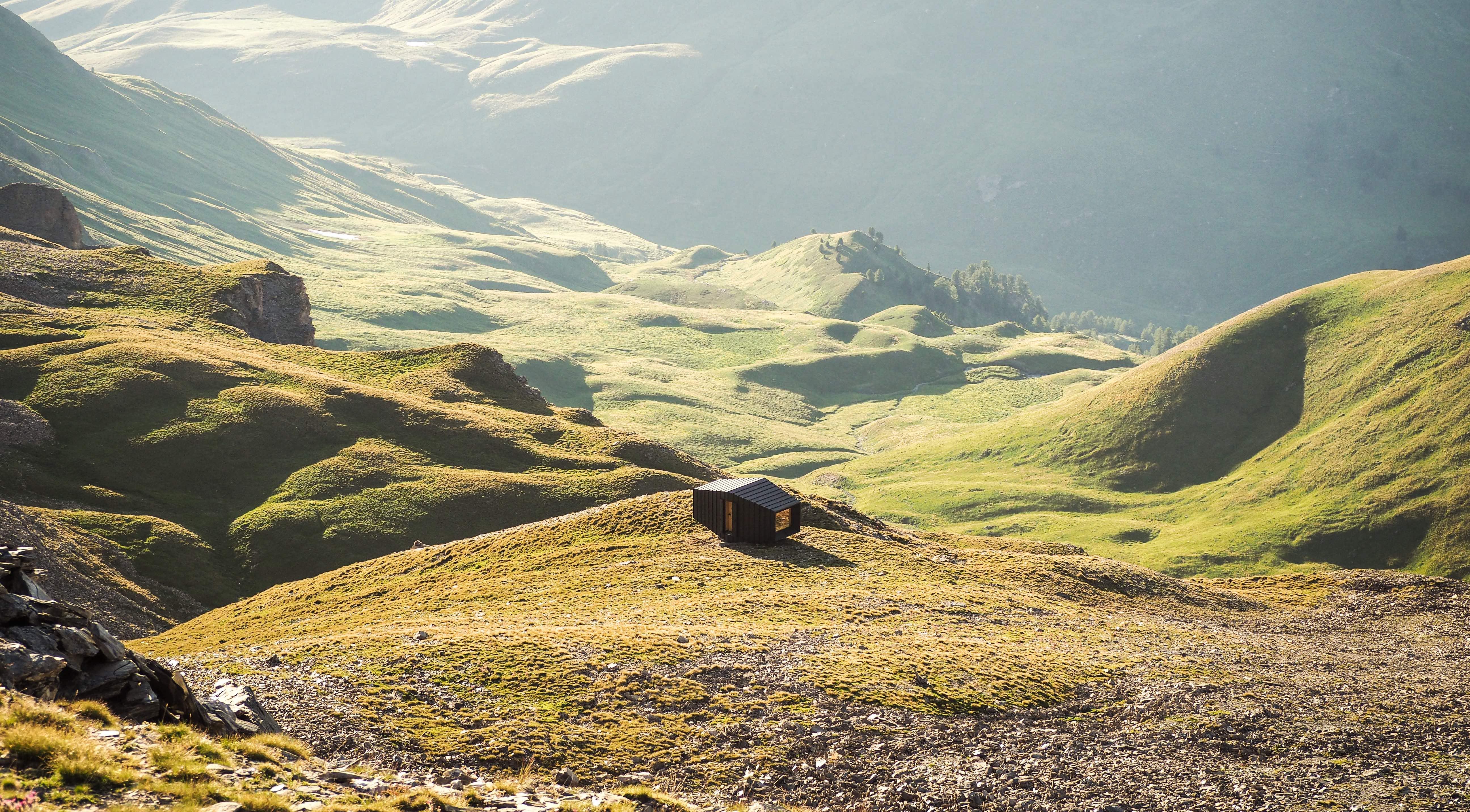Trascorrere la notte in un bivacco, per raggiungere davvero l'anima della montagna