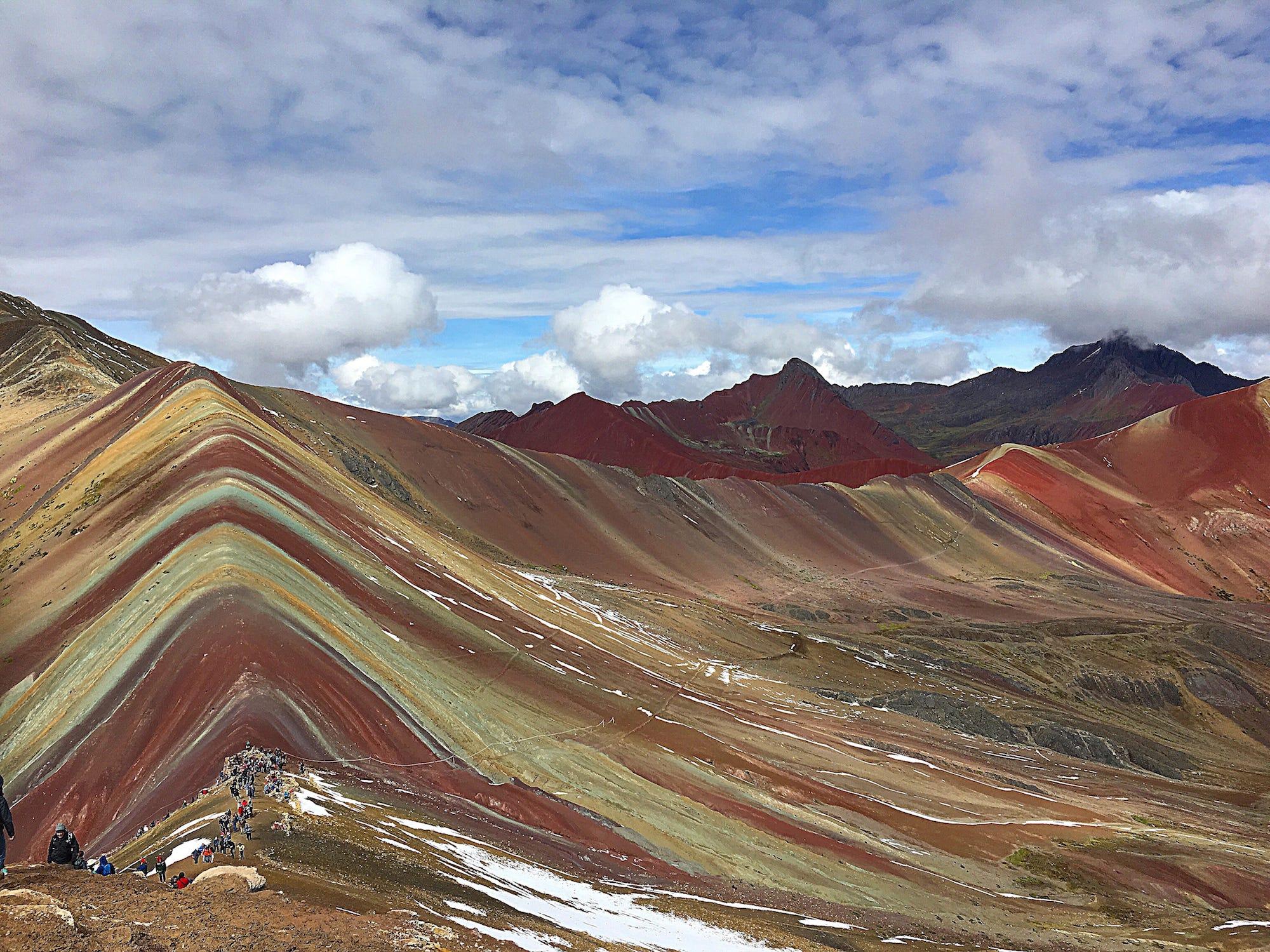 Au Pérou, il y a la plus belle (et à risque) montagne arc-en-ciel du monde