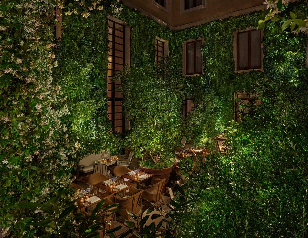 Un jardin secret, une punch room, deux attiques, le boutique hôtel avec (macro) vue sur Rome