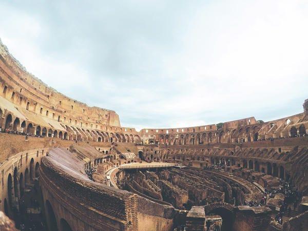 Histoire ancienne, Site historique, Point de repère, Amphithéâtre, Architecture, Ciel, Rome antique, Ruines, Tourisme, Histoire,