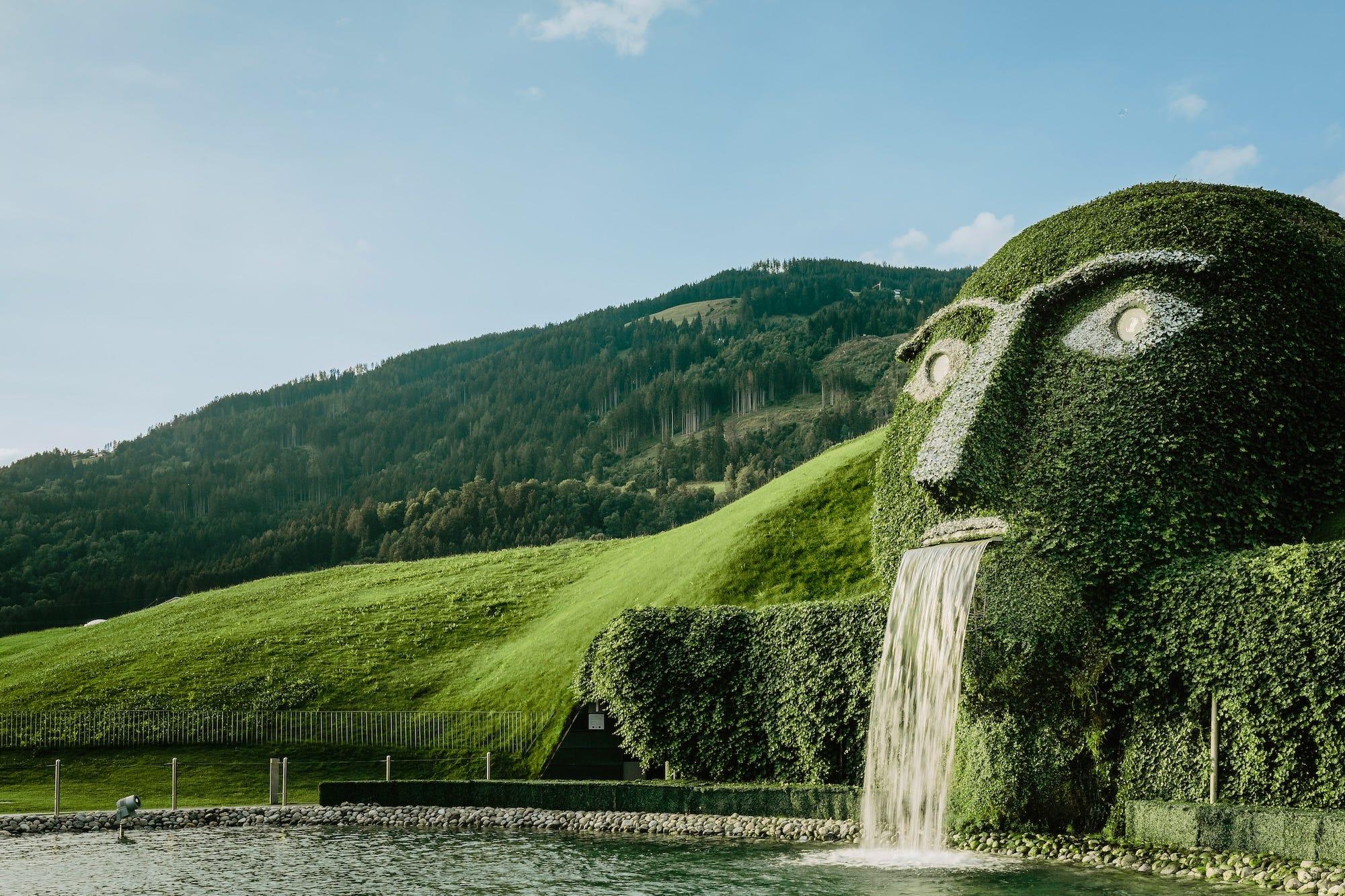 géant en été swarovski kristallwelten