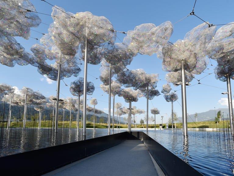 piscine miroir nuage de cristal par andy cao et xavier perrot