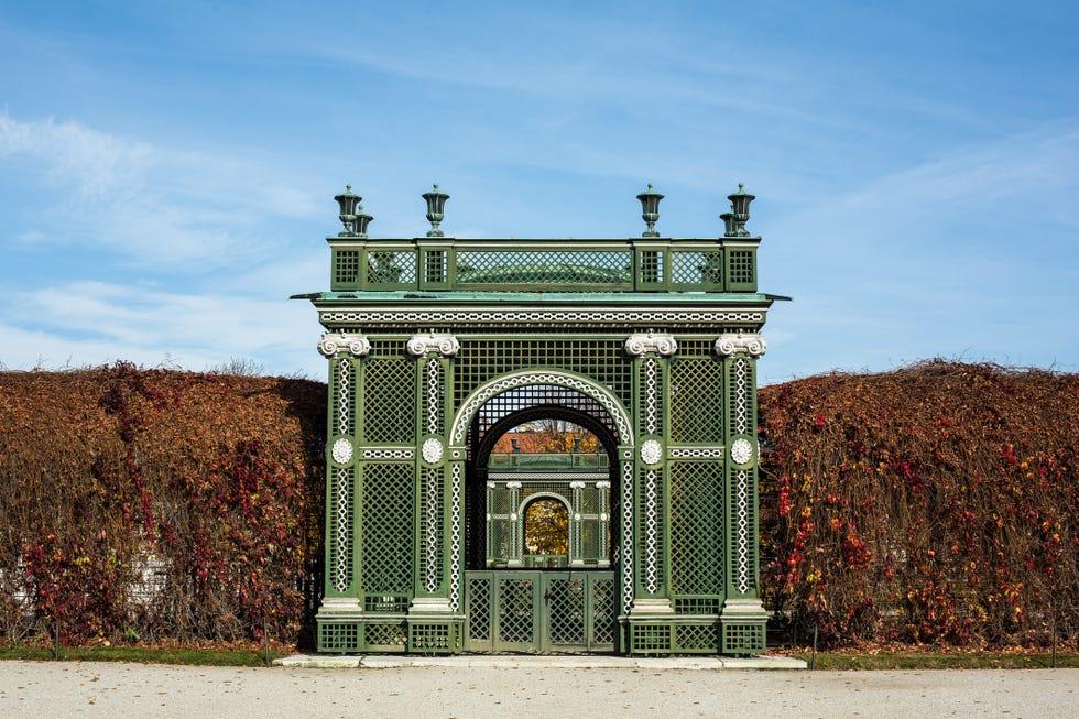 Porte de jardin au Château de Schönbrunn - VIENNE, AUTRICHE