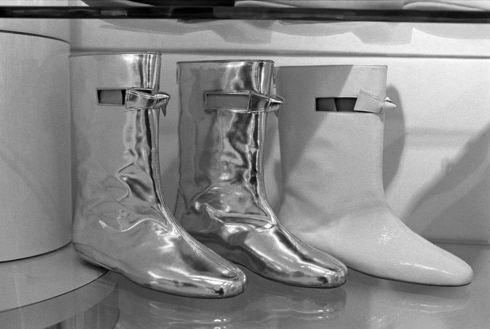 bottes de la collection Space Age d'André Courrèges de 1964