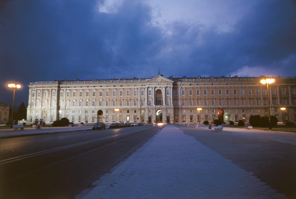 Italie, région de Campanie, Caserte, Palais Royal la nuit