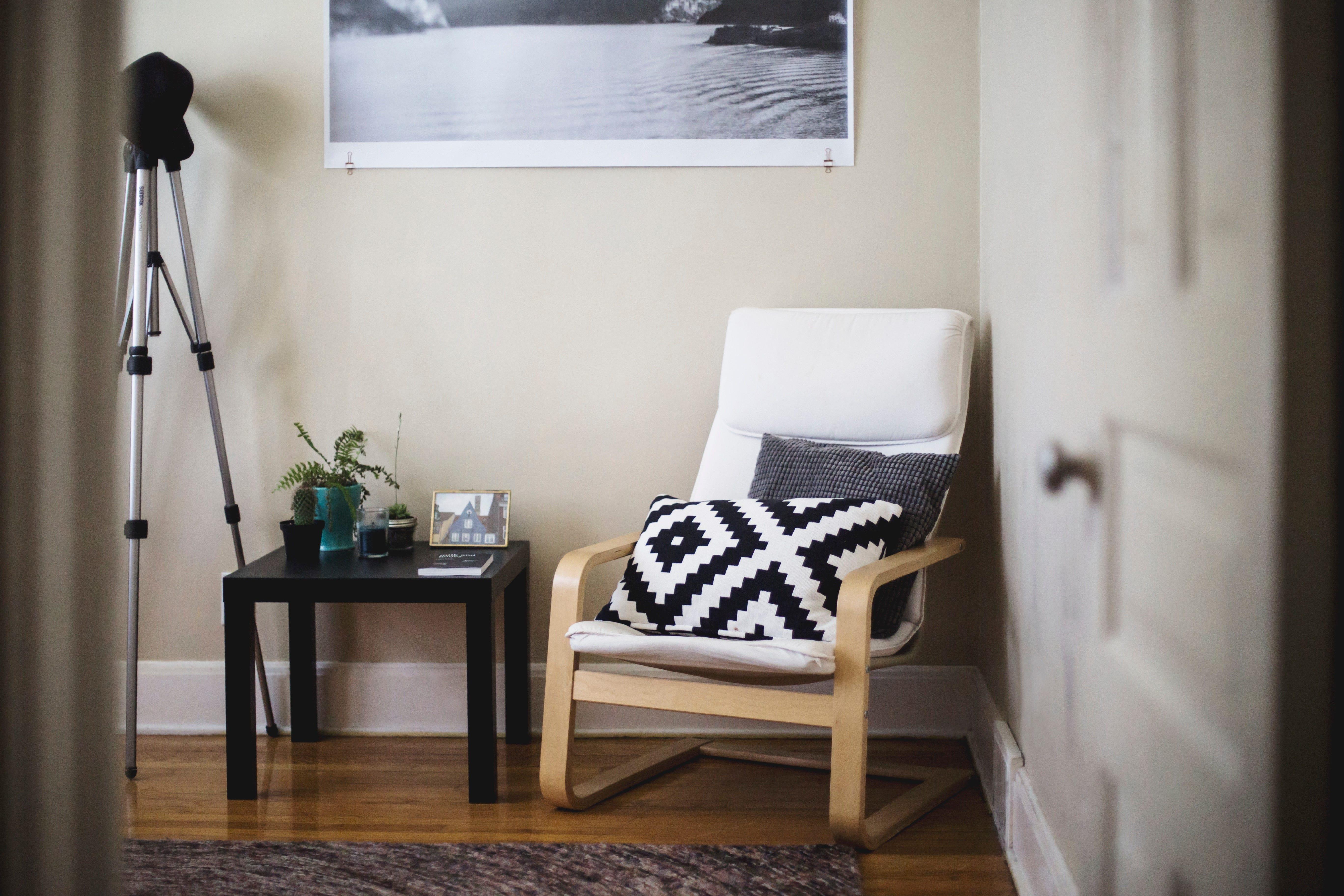 Chambre, Mobilier, Propriété, Design d'intérieur, Sol, Maison, Chaise, Table, Chambre, Bâtiment, 