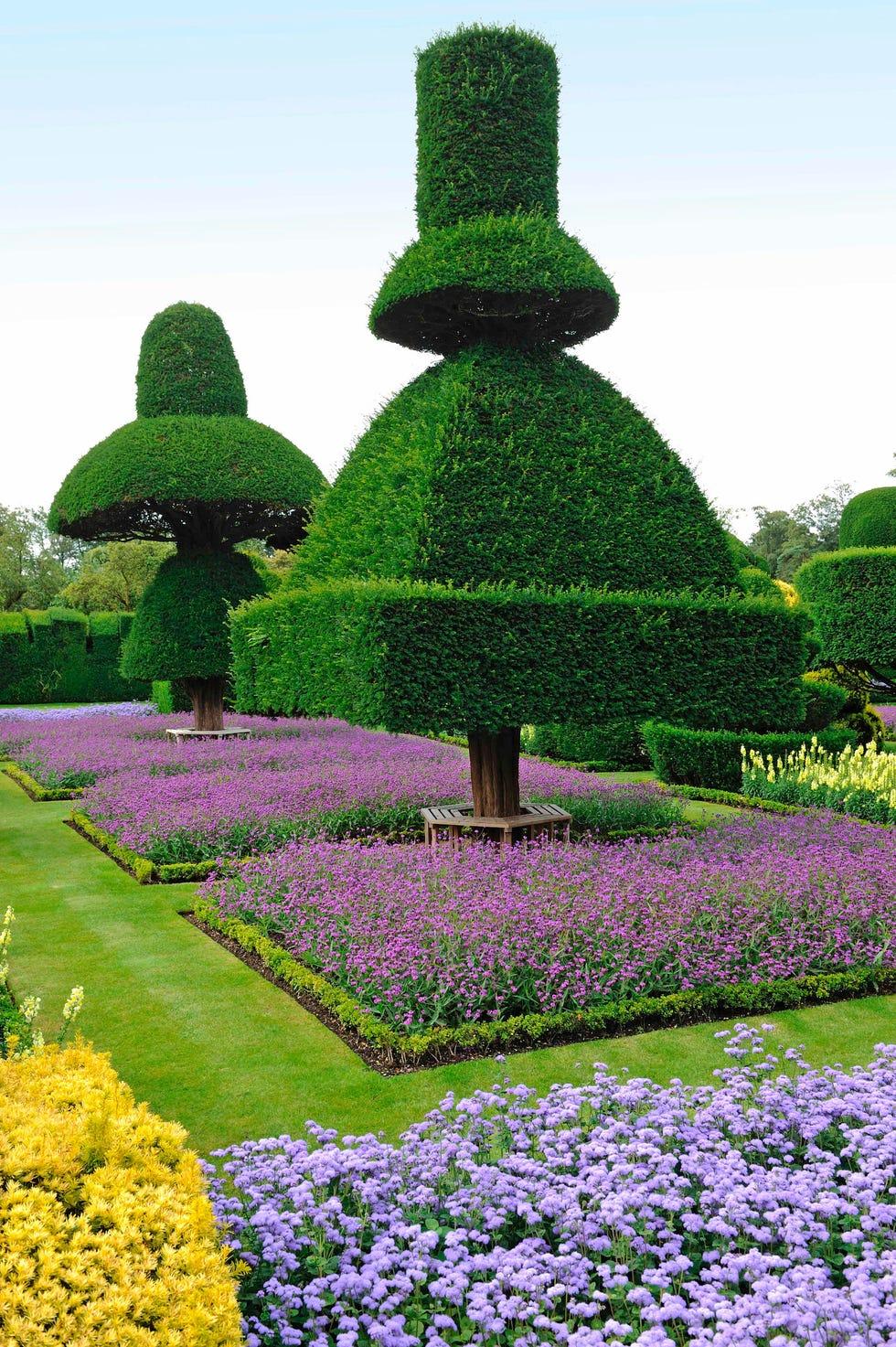 le jardin topiaire à Levens Hall dans le district des lacs anglais