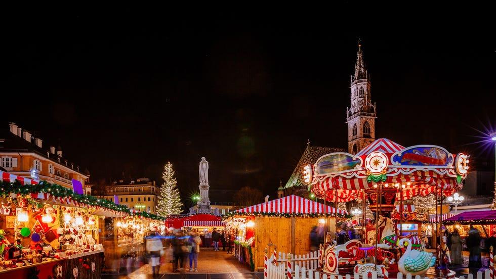 carousel au marché de Noël, vipiteno, bolzano, trentin haut adige, italie
