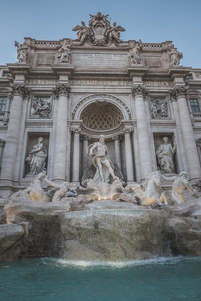 Fontaine, Architecture, Monument, Architecture classique, Éléments aquatiques, Architecture romaine ancienne, Eau, Histoire ancienne, Rome antique, Sculpture en pierre