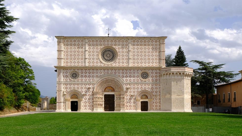 basilique de santa maria di collemaggio