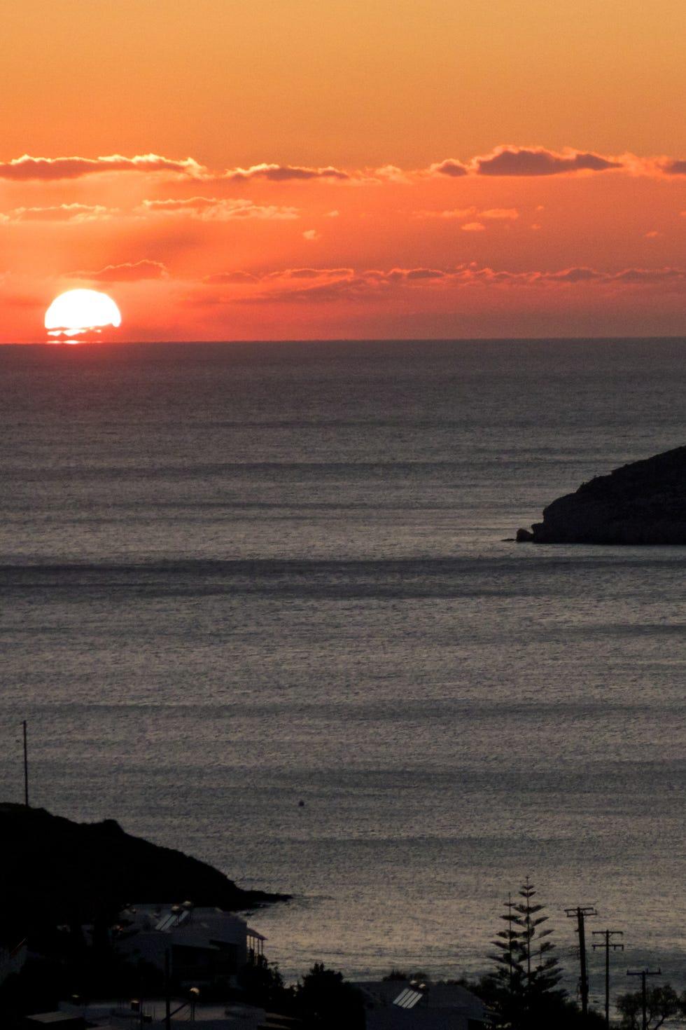 Ciel, Horizon, Plan d'eau, Crépuscule, Mer, Coucher de soleil, Ciel rouge le matin, Océan, Lever de soleil, Soleil