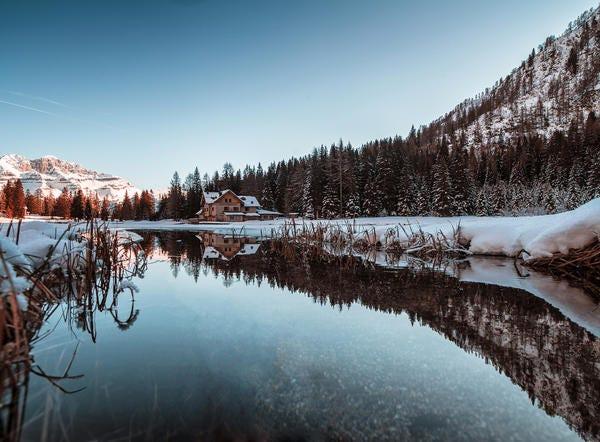 Neige, Réflexion, Nature, Paysage naturel, Hiver, Ciel, Nature sauvage, Eau, Arbre, Montagne