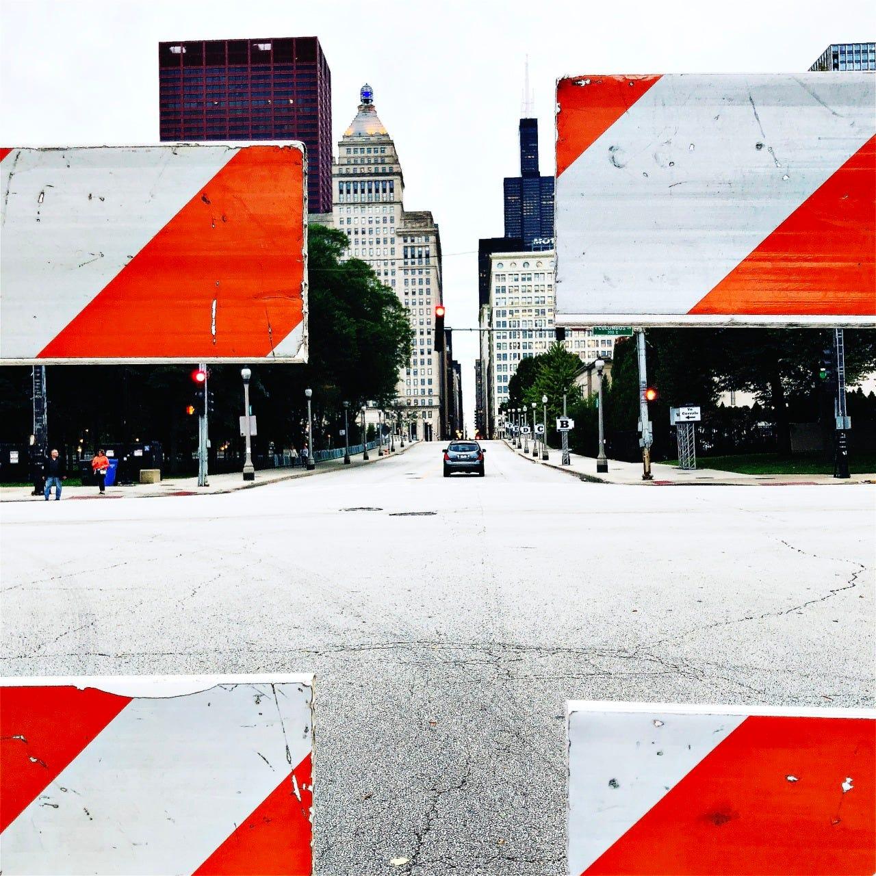Rouge, Architecture, Orange, Ligne, Asphalte, Arbre, Route, Façade, Ville, Teintes et nuances