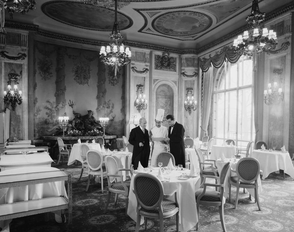 Salle, monochrome, restaurant, salle à manger, noir et blanc, bâtiment, salle de bal, classique, design intérieur, architecture, 
