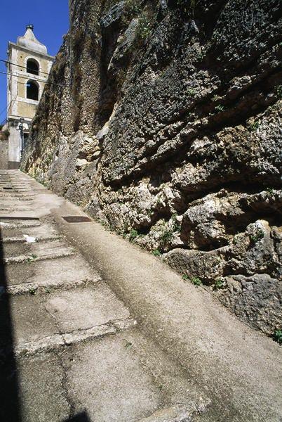 Mur, Roche, Phénomène géologique, Géologie, Arbre, Mur de pierre, Architecture, Route, Voie, Tourisme