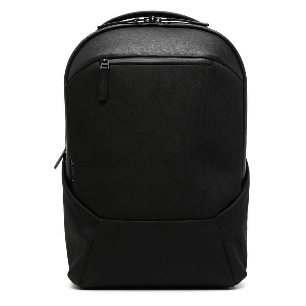 Vêtements de voyage, le sac à dos de voyage Troubadour
