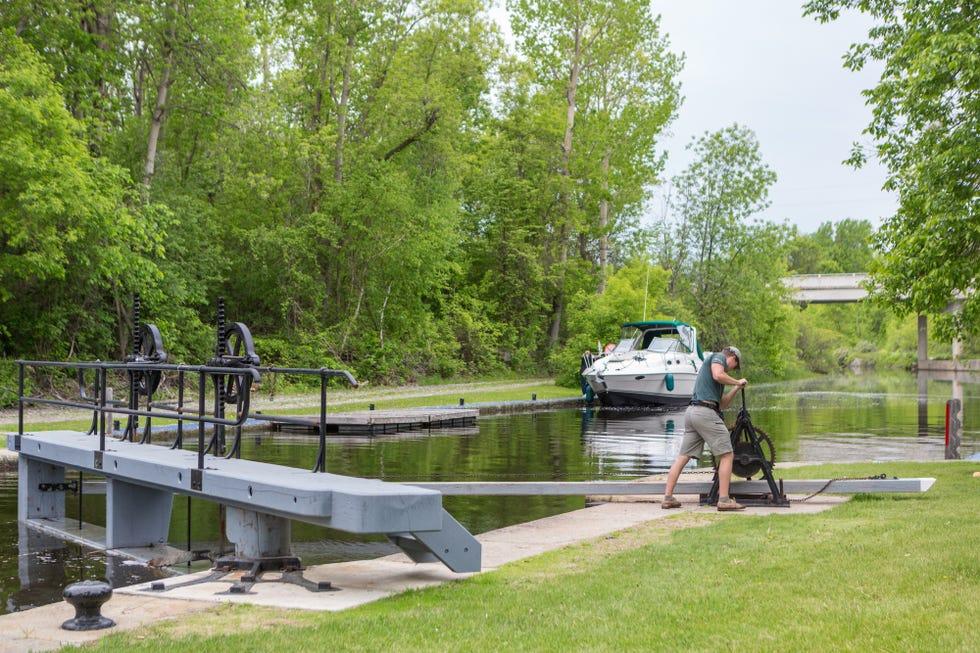 péniche au Canada sur le Canal Rideau