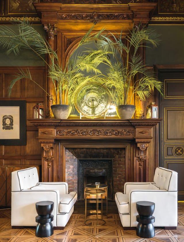 Chambre, Meubles, Design d'intérieur, Cheminée, Foyer, Bâtiment, Chaise, Maison, Architecture, Plafond, 
