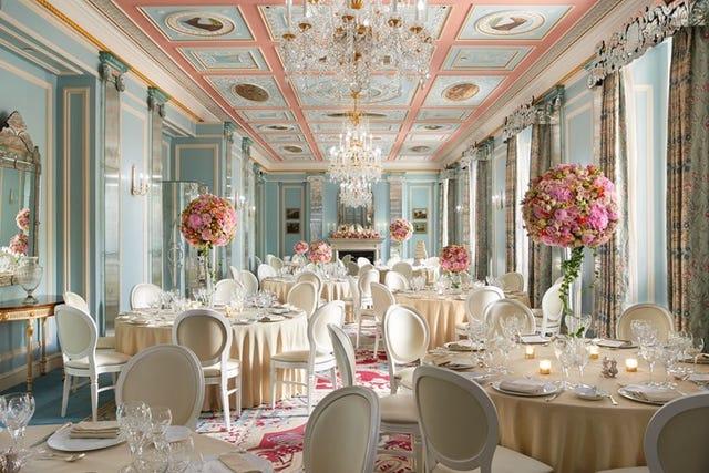 Décoration, Banquet de mariage, Salle de fonction, Restaurant, Rose, Design d'intérieur, Centre de table, Banquet, Salle, Salle de bal,