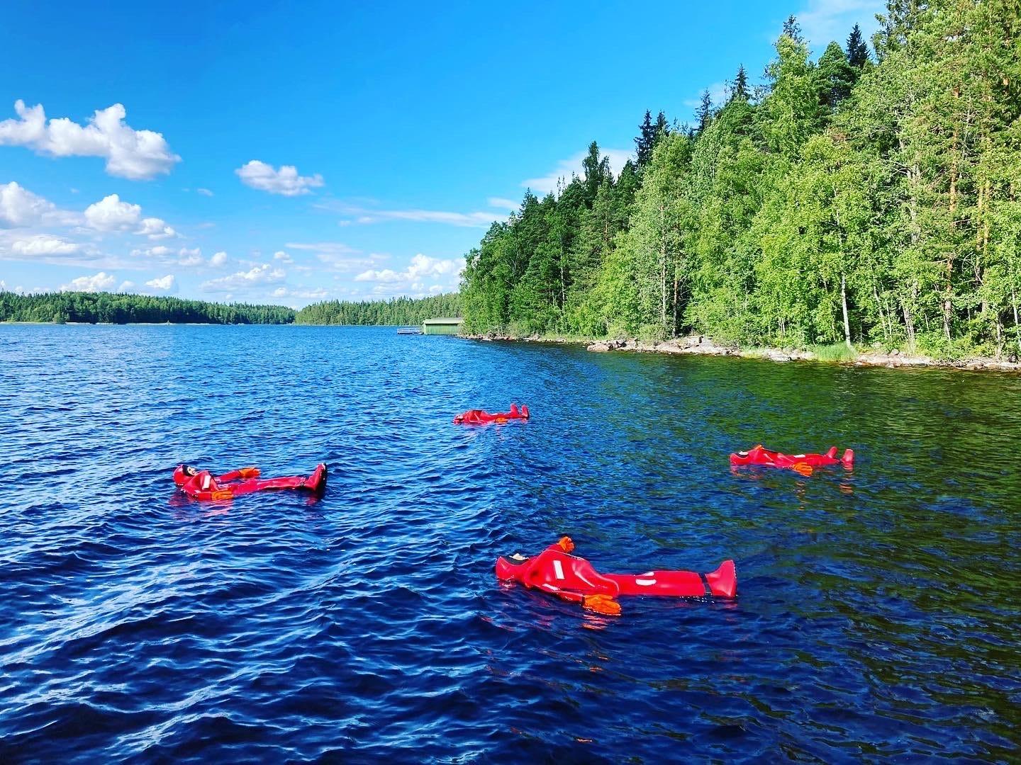 floating sur le lac saimaa
