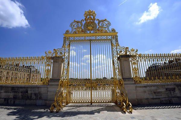 Ciel, Palais, Monument, Architecture, Bâtiment, Chaise, Mobilier, Façade, Nuage, Métal, 