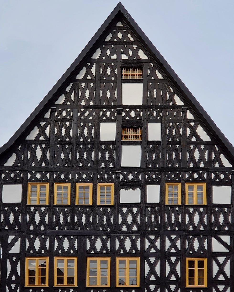Architecture, Triangle, Façade, Symétrie, Fenêtre, Motif, Bâtiment, Maison, Métal, 