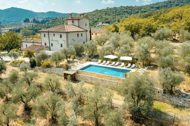 villa airbnb avec piscine