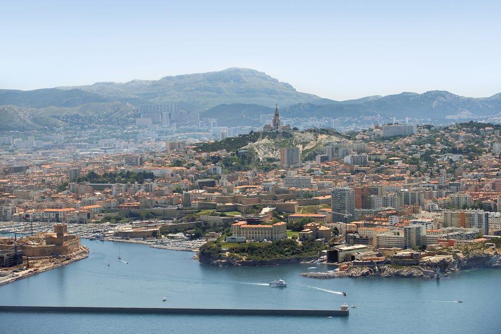 Ciel, Ville, Commune, Zone urbaine, Colline, Paysage urbain, Agglomération, Tourisme, Fleuve, Montagne, 