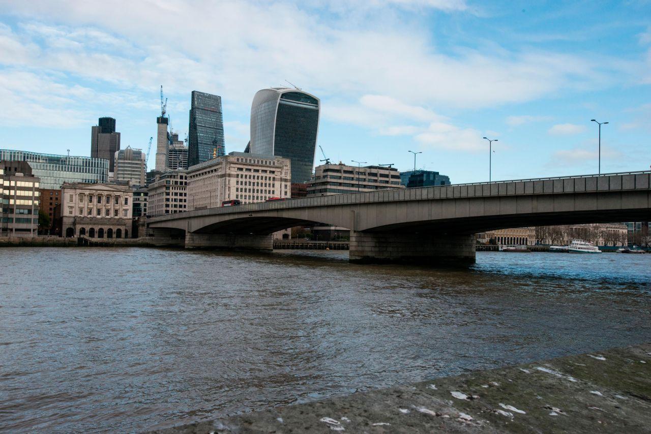 Not to be confused with Tower Bridge...